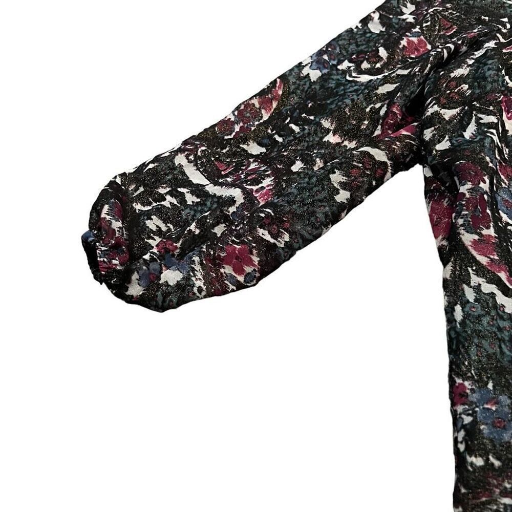 NWT LANE BRYANT Classic V-Neck Green Paisley Shimmer Top Size 18 - Picture 6 of 11